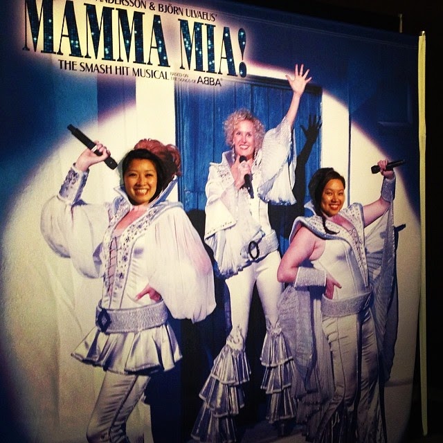 THEATRE REVIEW: Mamma Mia! Musical is So Much Fun! | @SegerstromArts #MammaMiaOC #MomsNightOut