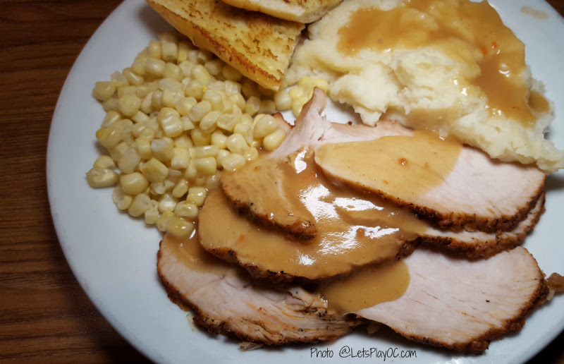 DENNYS DINER – Thanksgiving Dinner Comes Early